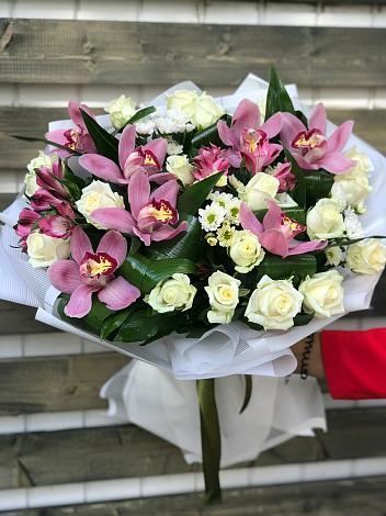Букет цветов из: Розы и Хризантемы в Балтийском