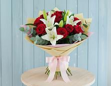 Букет цветов из:  Лилии и Розы в Балтийском