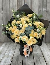 Букет цветов из:  Розы и Лизиантусы #REPLACE_PRED# Балтийском