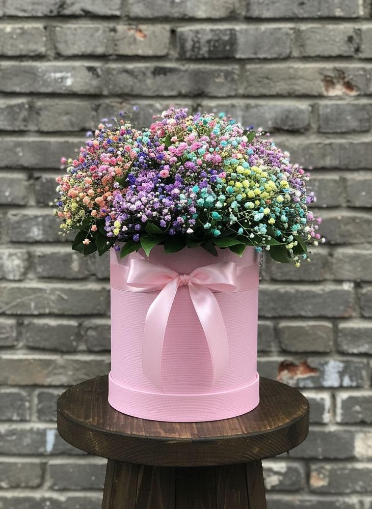 Цветочная композиция из Гипсофила и Розы в шляпной коробке в Балтийском