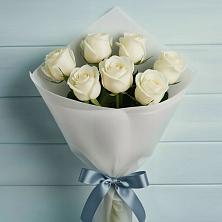 Букет 7 Белых роз Эдлесс Лав в Балтийском