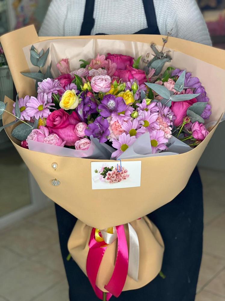 Букет цветов из: Хризантемы, Гвоздики и Альстромерии в Балтийском