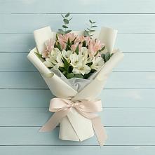 Букет цветов из:  Альстромерии в Балтийском