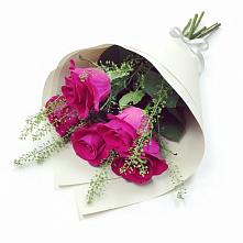 Букет цветов из:  Розы в Балтийском