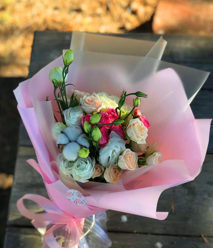 Букет цветов из: Розы и Лизиантусы в Балтийском