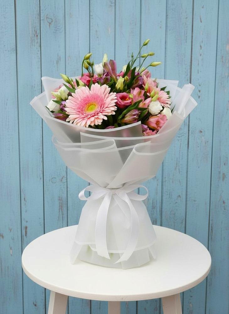 Букет цветов из: Герберы, Альстромерии и Лизиантусы в Балтийском