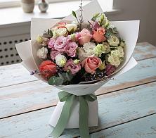 Букет цветов из:  Розы, Лизиантусы и Гвоздики в Балтийском