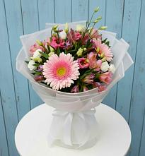Букет цветов из:  Герберы, Альстромерии и Лизиантусы в Балтийском