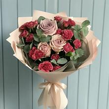 Букет цветов из:  Гвоздики и Розы в Балтийском