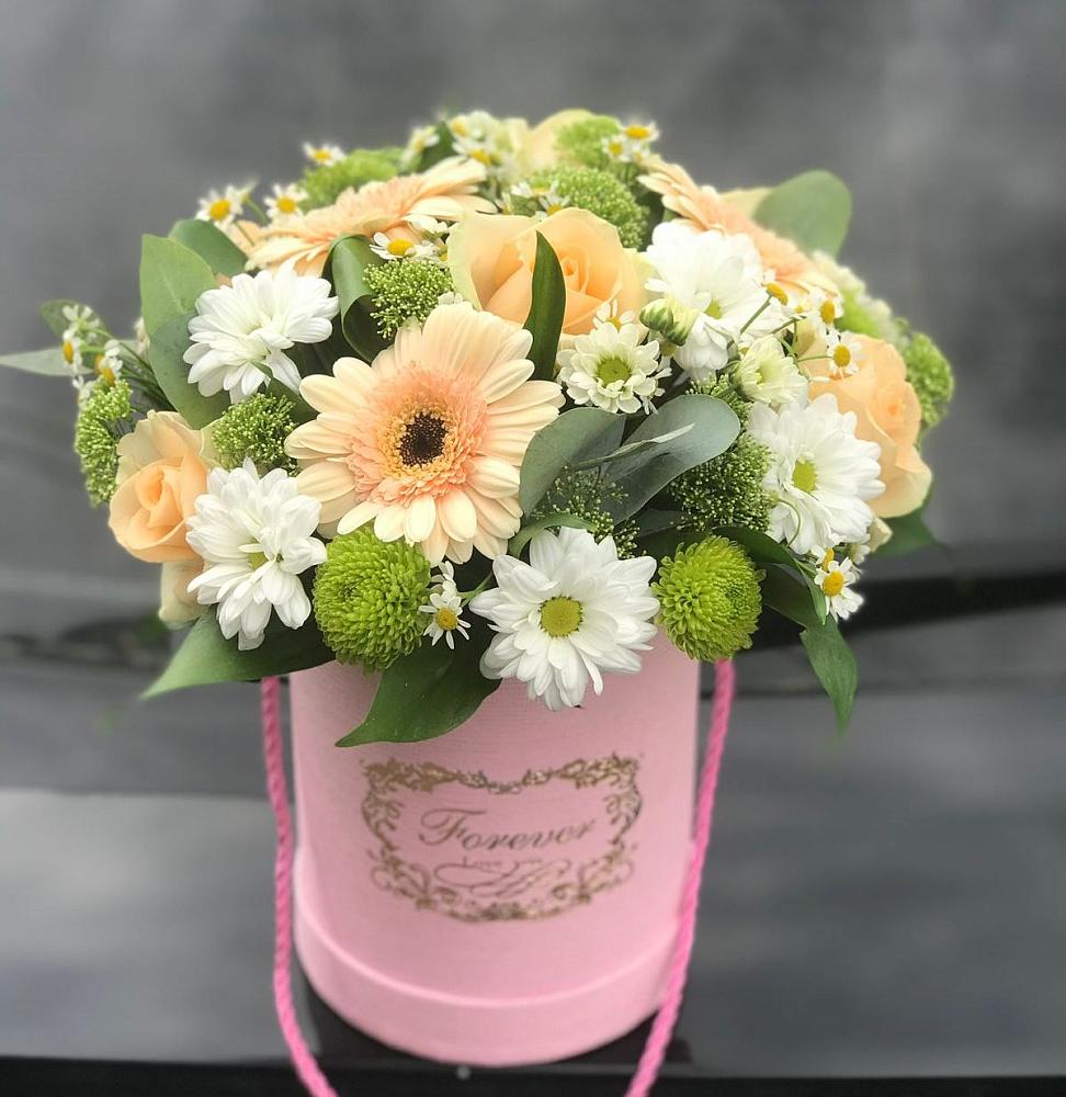 Цветочная композиция из Розы, Герберы и Хризантемы в шляпной коробке в Балтийском