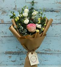 Букет цветов из:  Розы и Лизиантусы в Балтийском