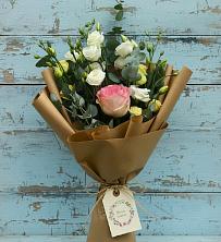 Букет цветов из:  Розы и Лизиантусы в Балтийском