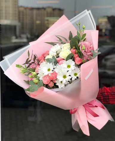 Букет цветов из: Розы, Лизиантусы и Хризантемы в Балтийском