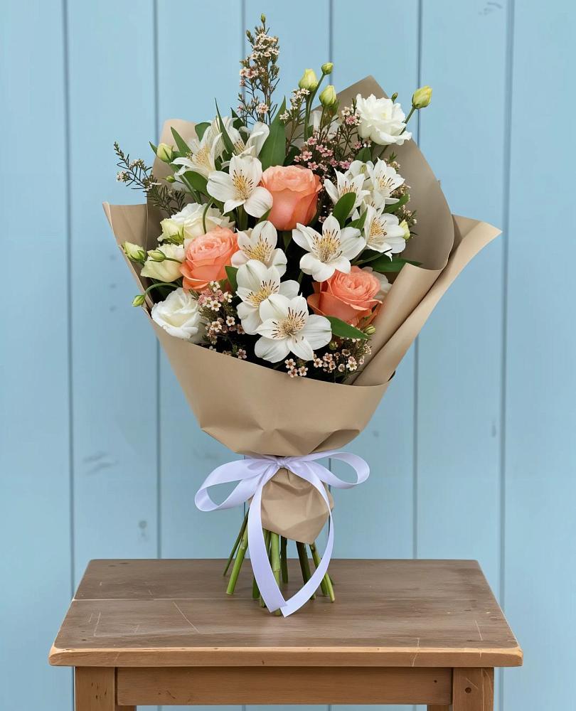 Букет цветов из: Альстромерии, Лизиантусы, Розы и Хризантемы в Балтийском