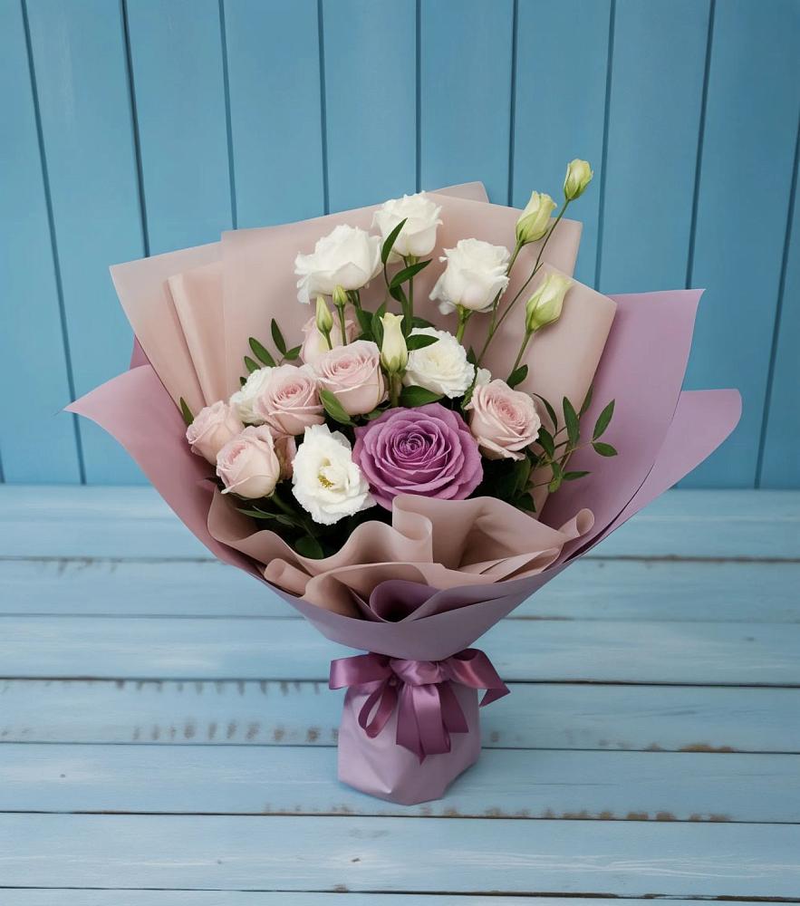 Букет цветов из: Розы и Лизиантусы в Балтийском